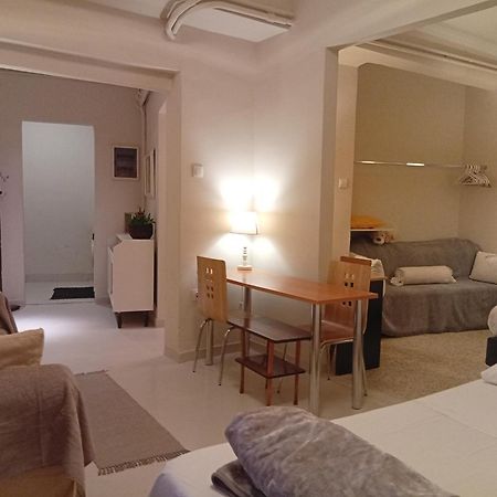 אתונה Filopappou Decent Apartment מראה חיצוני תמונה