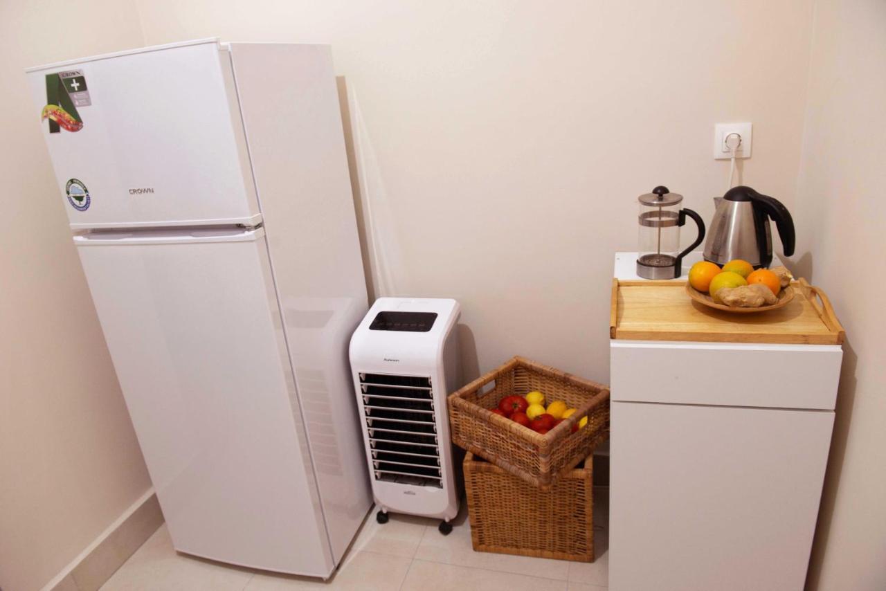 אתונה Filopappou Decent Apartment מראה חיצוני תמונה