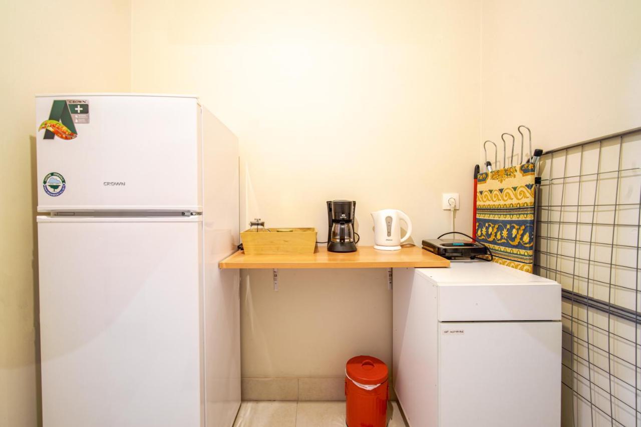 אתונה Filopappou Decent Apartment מראה חיצוני תמונה