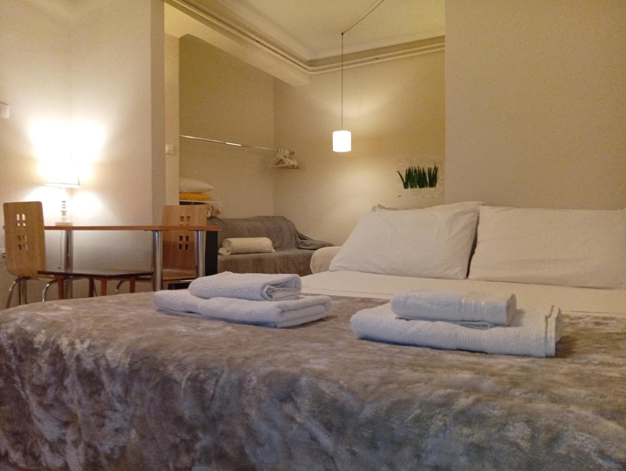 אתונה Filopappou Decent Apartment מראה חיצוני תמונה